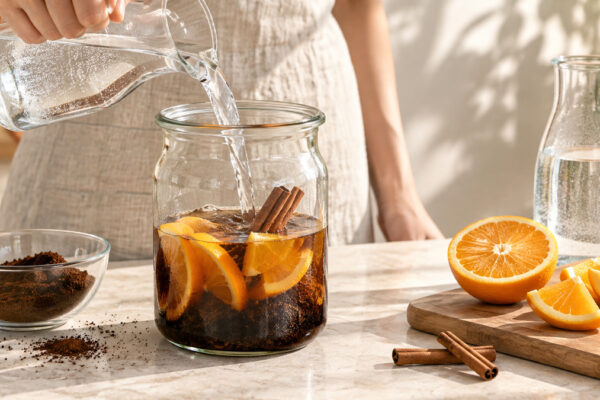 Cold Brew mit Zimt und Orange: Verwendete Zutaten und nachvollziehbare Vorbereitung.
