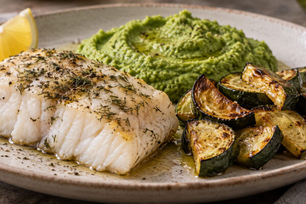 Dill-Kabeljau mit Brokkolicreme und Ofenzucchini