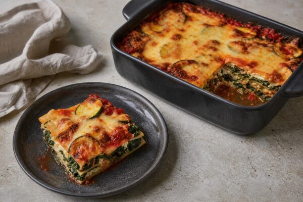 Fertiges Gericht aus einer alternativen Perspektive. Rezept: Gemüse-Lasagne mit Spinat und Zucchini
