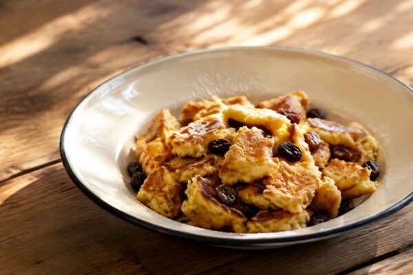 Fertiges Gericht aus einer alternativen Perspektive. Rezept: Kaiserschmarrn mit laktosefreier Milch