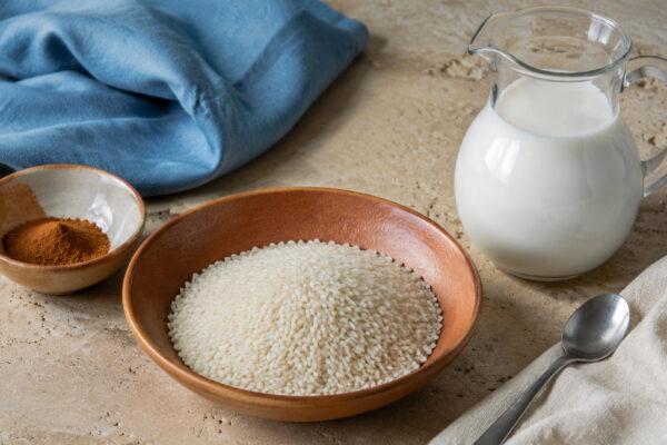 Zutaten- und Vorbereitungsansicht. Rezept: Milchreis mit laktosefreier Milch und Zimt