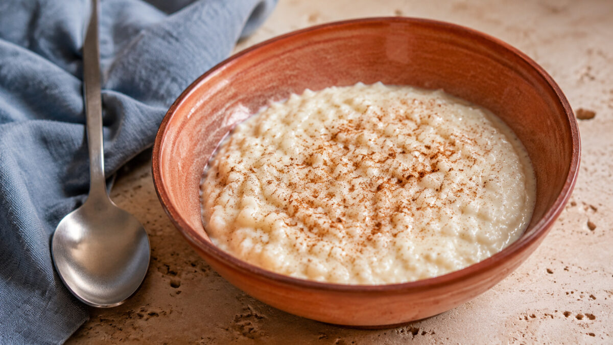 Fertiges Gericht aus einer alternativen Perspektive. Rezept: Milchreis mit laktosefreier Milch und Zimt