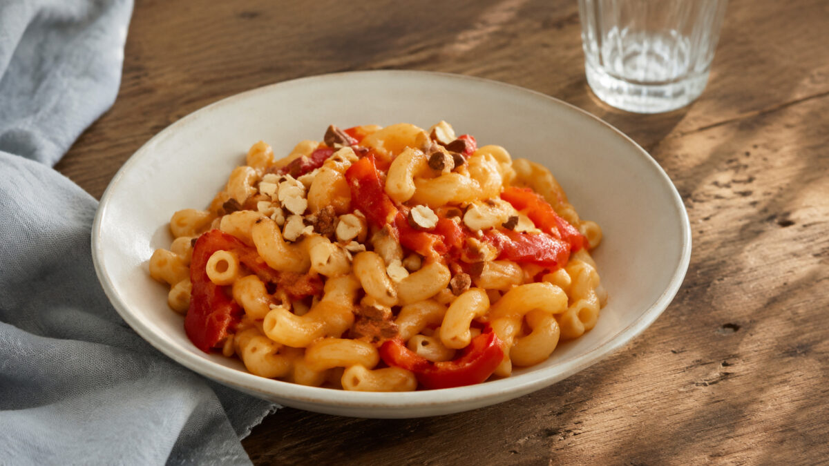 Fertiges Gericht aus alternativer Perspektive. Rezept: Pasta mit Paprika-Mandel-Sauce
