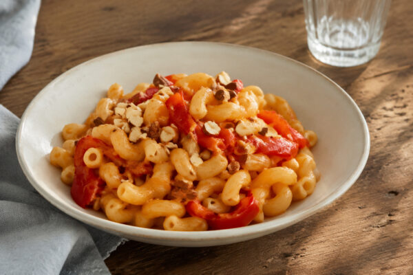 Fertiges Gericht aus alternativer Perspektive. Rezept: Pasta mit Paprika-Mandel-Sauce