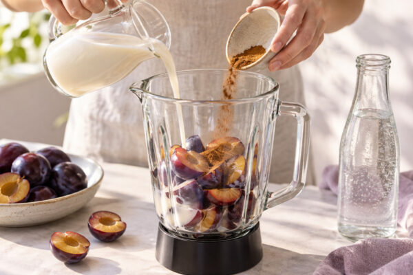 Pflaumen-Zimt-Smoothie: Verwendete Zutaten und nachvollziehbare Vorbereitung.
