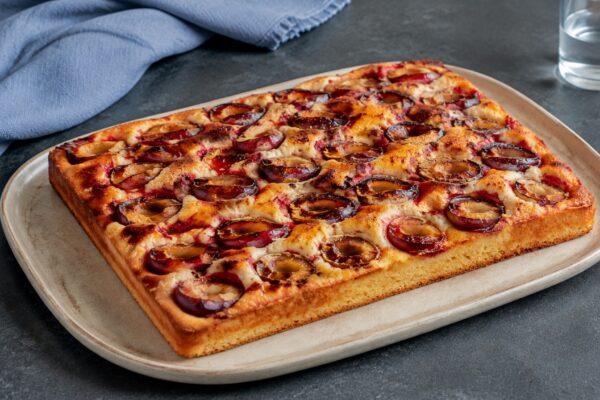 Fertiges Gericht aus einer alternativen Perspektive. Rezept: Pflaumenkuchen mit Zimt