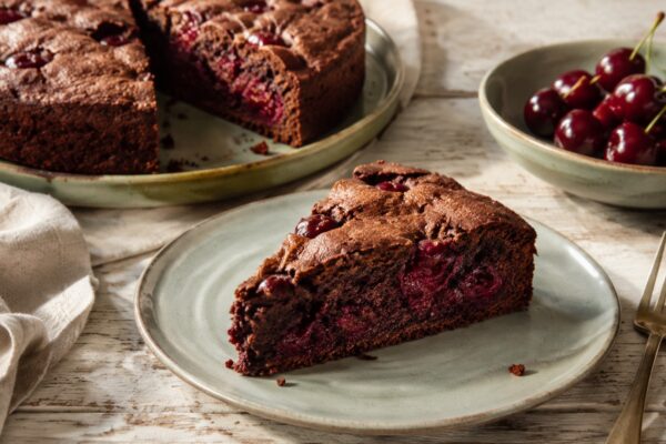 Fertiges Gericht aus alternativer Perspektive. Rezept: Schoko-Kirsch-Kuchen