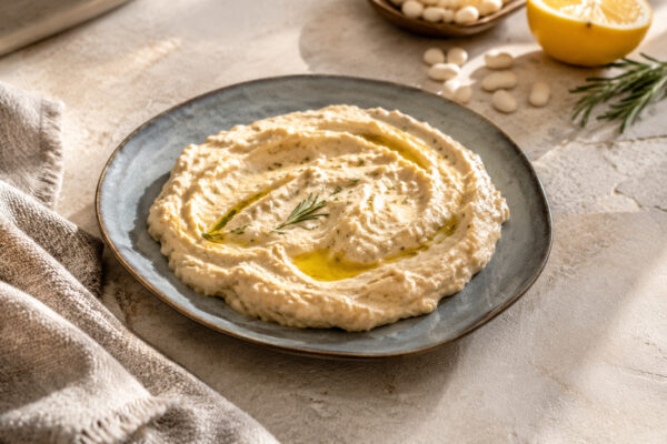 Fertiges Gericht aus alternativer Perspektive. Rezept: Weiße-Bohnen-Aufstrich mit Rosmarin