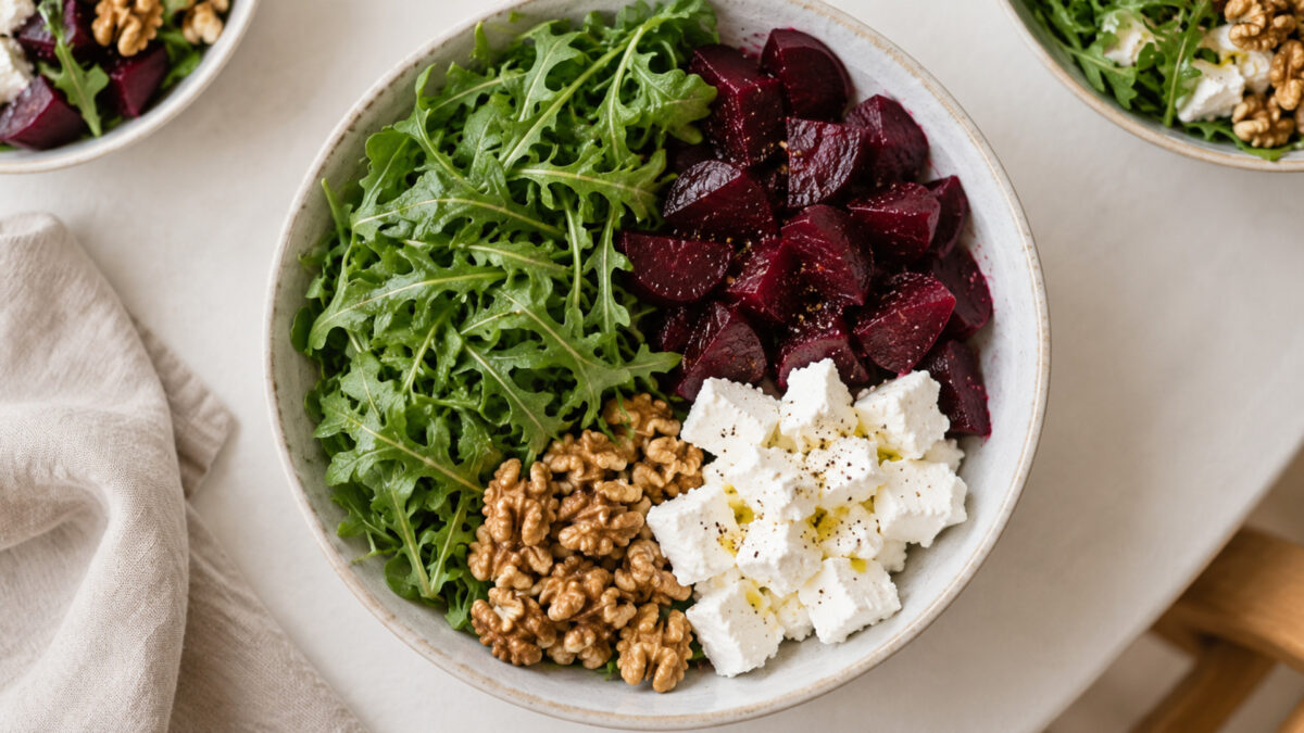 Ziegenkäse-Rote-Bete-Bowl mit Rucola