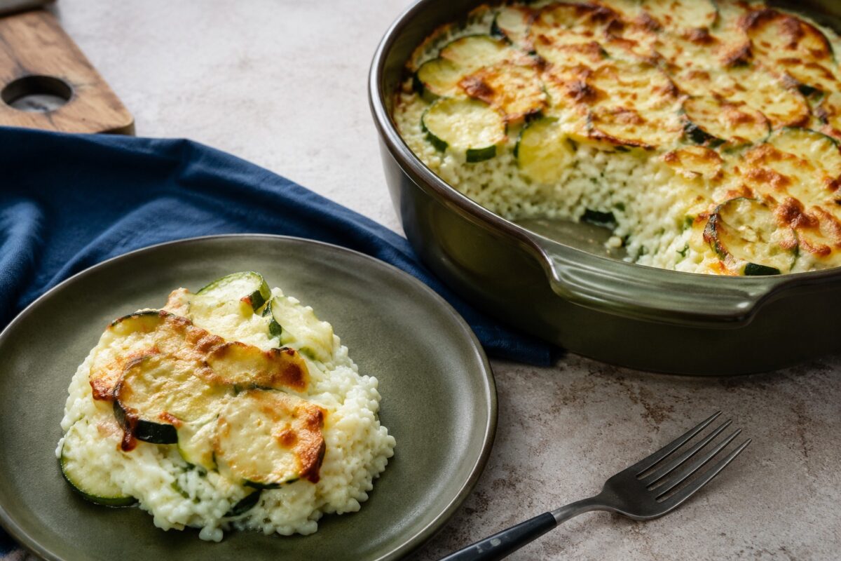 Fertiges Gericht aus alternativer Perspektive. Rezept: Zucchini-Reis-Auflauf mit laktosefreiem Käse